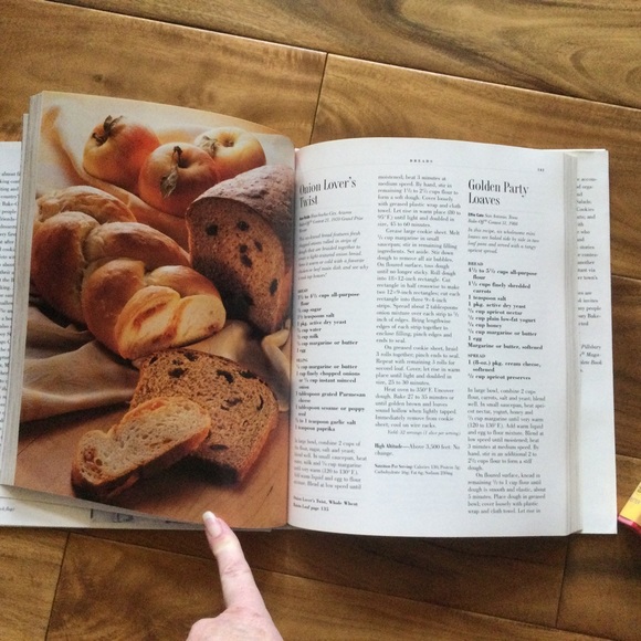 ✔️ Pillsbury Bake Off and Best Cookies Hardback Cookbooks Set of 2 - Picture 3 of 7